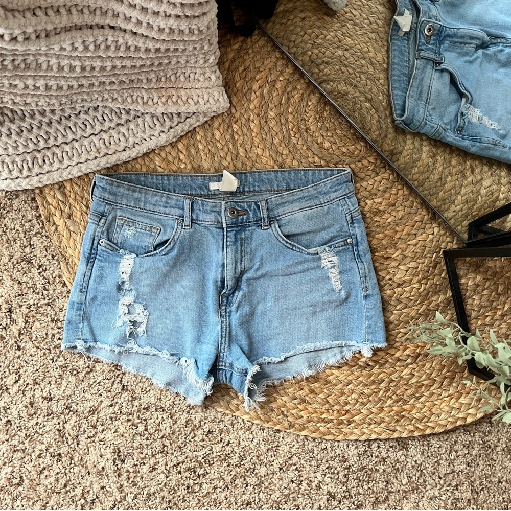 H&M jean shorts, size 6